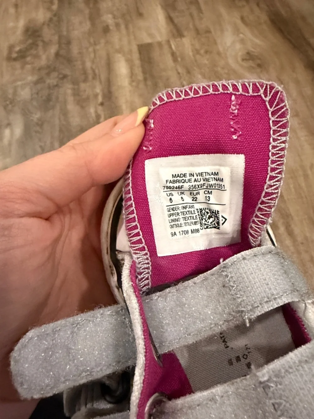 Children's Silver Velvet Sneakers with Pink Lining - Converse Allstar size 6